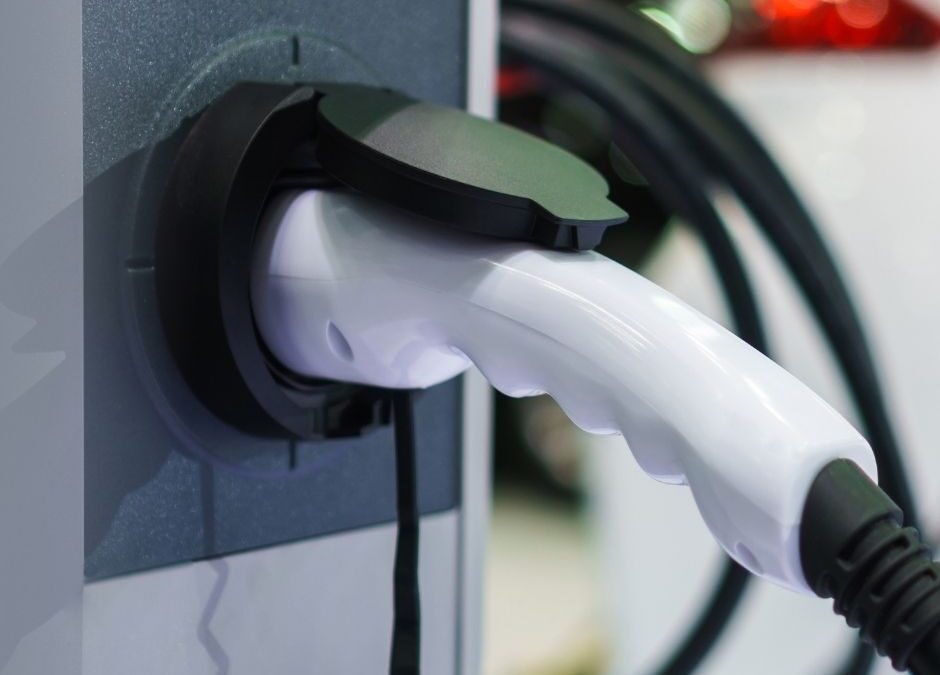 Stacje ładowania samochodów elektrycznych – jaką wybrać?